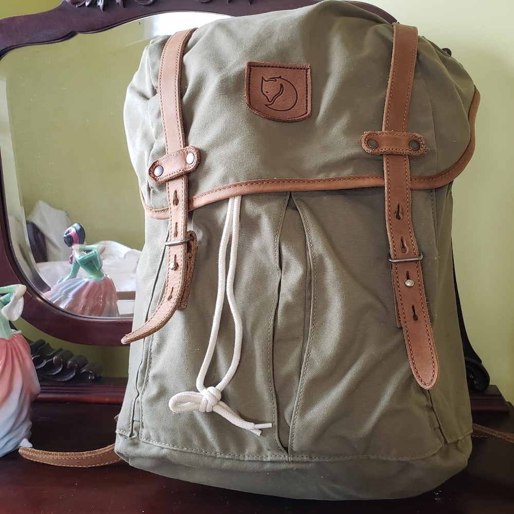 Fjallraven Kanken Rucksack Backpack in Olive Green with Tan Leather Trim